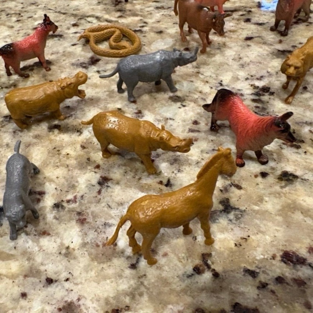 25 Mini Farm Animal Figurines Realistic Figures Educational Toys for Toddlers Ca - Picture 2 of 8